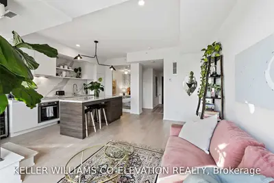 35 Wabash Avenue 203, Toronto W01, ON M6R 1N1
