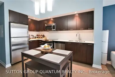 2212 Lake Shore Boulevard W 810, Toronto W06, ON M8V 0C2