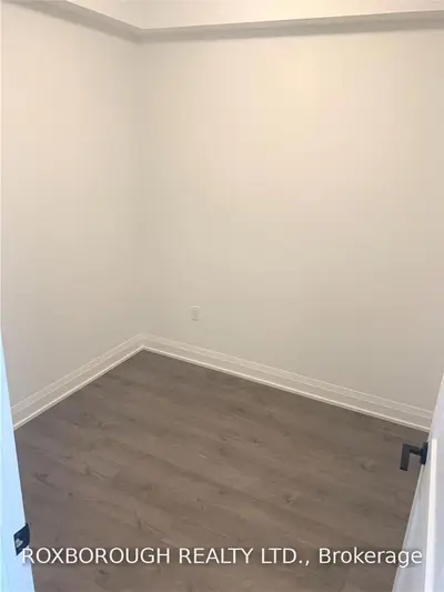 60 George Butchart Drive 412, Toronto W05, ON M3K 0C9