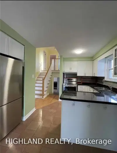 1291 Shamir Crescent Upper, Mississauga, ON L5C 1L2