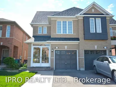 3812 Manatee Way N, Mississauga, ON L5M 6Y1