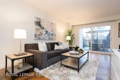 20 Mineola Road E 35, Mississauga, ON L5G 4N9