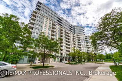 1135 Royal York Road 1013, Toronto W08, ON M9A 0C3