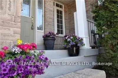 2295 Rochester Circle 16, Oakville, ON L6M 5C9