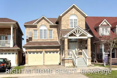 5861 Whitehorn Avenue, Mississauga, ON L5V 2W7