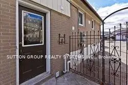 572 Chantenay Drive, Mississauga, ON L5A 1G2