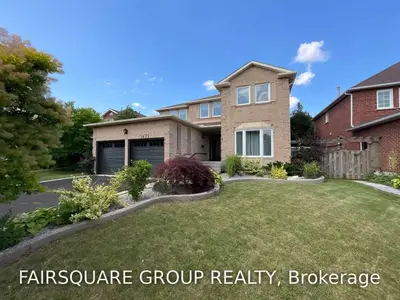 1475 Pilgrims Way, Oakville, ON L6M 2W5