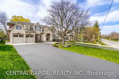 449 Lakeshore Road W, Oakville, On L6k 1g4
