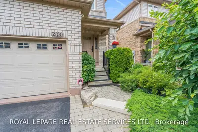 2166 Oakpoint Road, Oakville, ON L6M 3N4