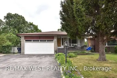 33 Hathor Crescent Bsmt Ap, Toronto W05, ON M9L 1C1