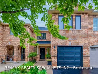 2493 Newcastle Crescent, Oakville, On L6m 4p3