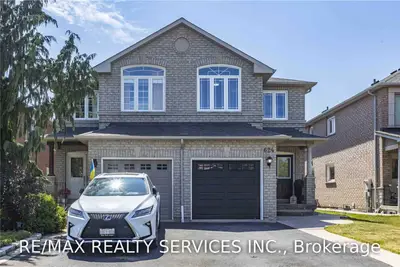 624 Claymeadow Avenue, Mississauga, ON L5B 4H9