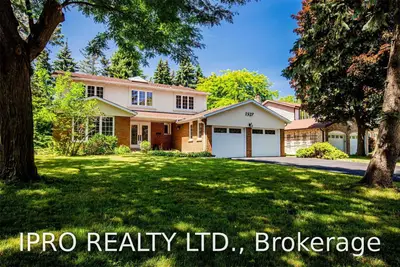 1527 Ifield Road, Mississauga, ON L5H 3V8