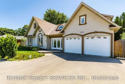 1494 Rebecca Street, Oakville, ON L6L 1Z7