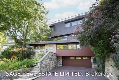 168 Ellis Park Road, Toronto W01, ON M6S 5B1