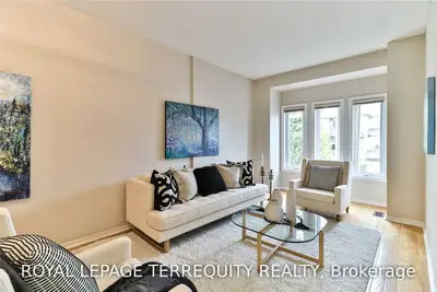 20 Harbourview Crescent, Toronto W06, ON M8V 4A7