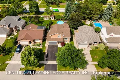 495 Valhalla Court, Oakville, ON L6L 5M5
