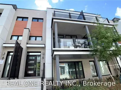 92 Huguenot Road Unit 5, Oakville, ON L6H 0X4