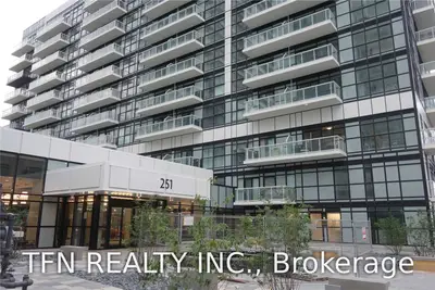 251 Manitoba Street 517, Toronto W06, On M8y 0c7