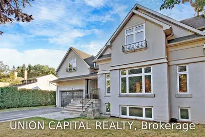955 Albertson Crescent, Mississauga, ON L5H 3C6