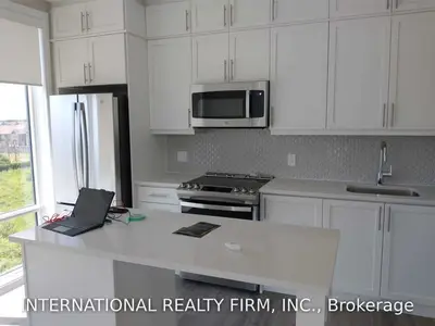 95 Dundas Street W 316, Oakville, ON L6M 5N4