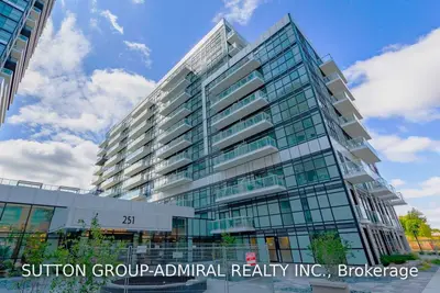 251 Manitoba Street 827, Toronto W06, ON M8Y 0C7