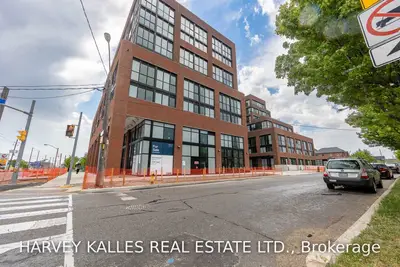 2300 ST CLAIR Avenue W 418, Toronto W02, ON M4S 1W3