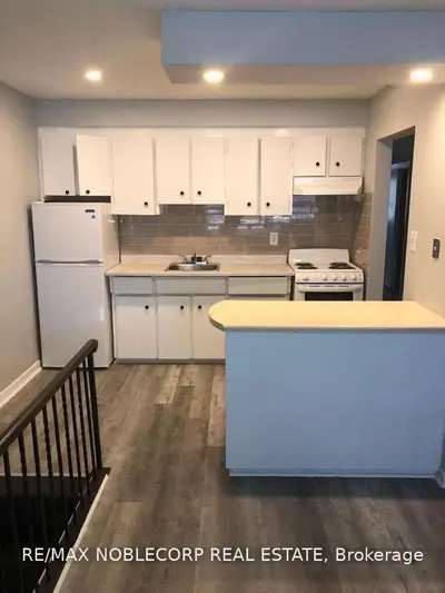 5166 Dundas Street W A, Toronto W08, ON M9A 1C4