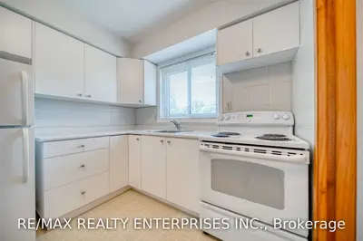 52 Peter Street N 3, Mississauga, ON L5H 2G8