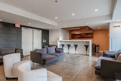 15 James Finlay Way 610, Toronto W05, ON M3M 0B3