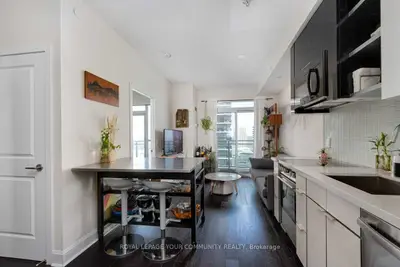 33 Shore Breeze Drive 2507, Toronto W06, ON M8V 0G1