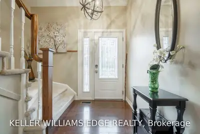 3208 New Street 2, Burlington, ON L7N 1M8
