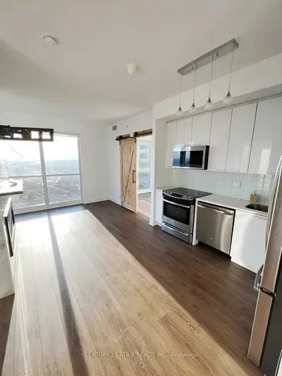 10 Park Lawn Road 3704, Toronto W06, ON M8V 0H9