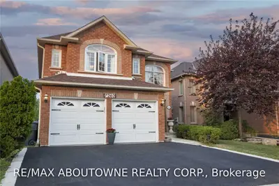 7262 Sandhurst Drive, Mississauga, ON L5N 7G9