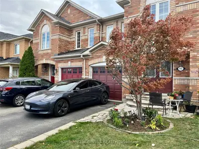 112 Nahani Way, Mississauga, ON L4Z 4J8