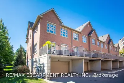 2460 Prince Michael Drive 12, Oakville, ON L6H 0G8