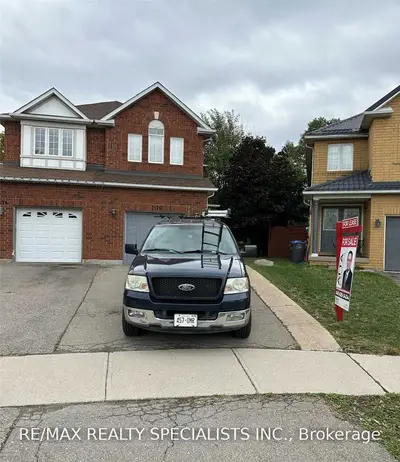 1176 Prestonwood Crescent, Mississauga, ON L5V 2V3
