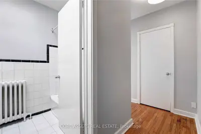 2974A Bloor Street W Unit 1, Toronto W08, ON M8X 1B9
