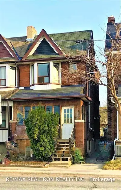823 Dupont Street, Toronto W02, ON M6G 1Z7