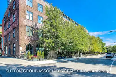 363 Sorauren Avenue 211, Toronto W01, ON M6R 3C1
