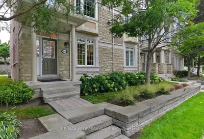 46 Rosewood Avenue, Mississauga, ON L5G 4W3