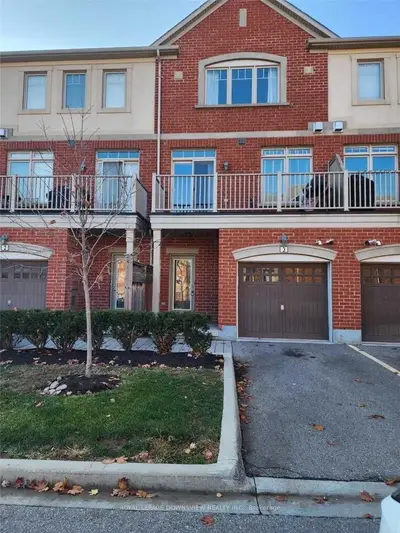 5725 Tosca Drive E 3, Mississauga, ON L5M 0M1