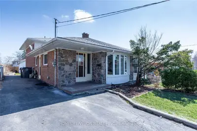 3419 Queenston Drive, Mississauga, ON L5C 2G5