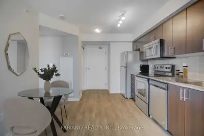 1420 Dupont Street 515, Toronto W02, ON M6H 0B6