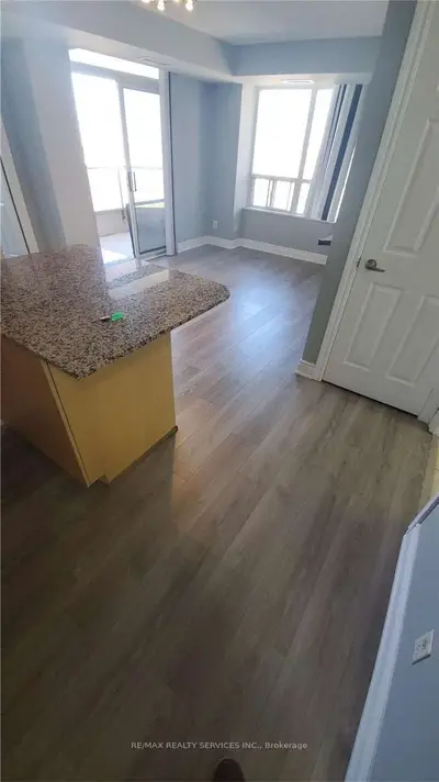 310 Burnhamthorpe Road W 1805, Mississauga, ON L5B 4P9
