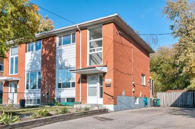3507 Queenston Drive, Mississauga, ON L5C 2G8