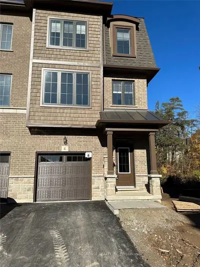 445 Ontario Street S 6, Milton, ON L9T 2N2