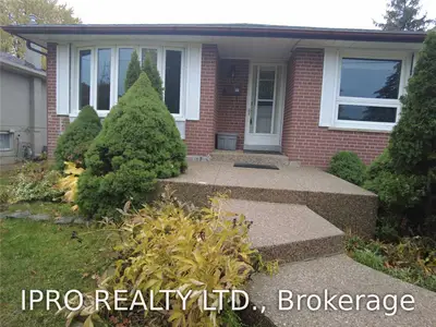 2054 Seabrook Drive, Oakville, ON L6L 2T7