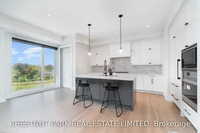 158 Randall Street Ph 402, Oakville, ON L6J 1P4