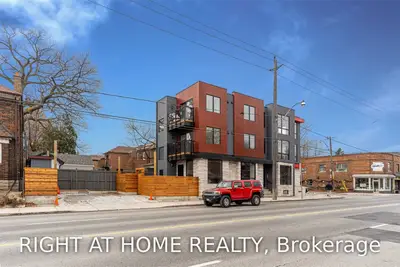 218 Jane Street 301, Toronto W02, ON M6S 3Y9